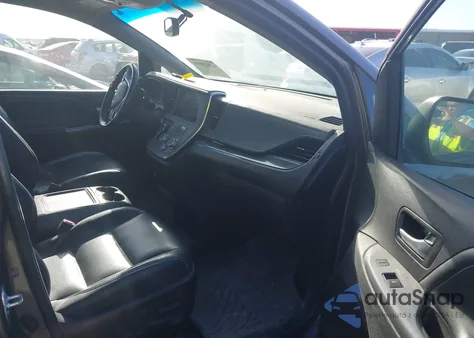 2015 Toyota Sienna Sport z USA, uszkodzony, nr VIN 5TDXK3DC3FS684448